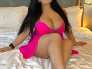 Call girls in Majnu Ka Tilla, Delhi 8800410550 Escorts service